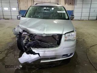 2010 Chrysler Town & Country Touring Plus z VIN 2A4RR8DX8AR414616, wystawiony jako Copart lot #52289845 z przebiegiem 211 759 mil mil oraz Czysty tytuł • Clean title. Historia ofert i sprzedaży dostępna na DreamBid. Obrazek 5.