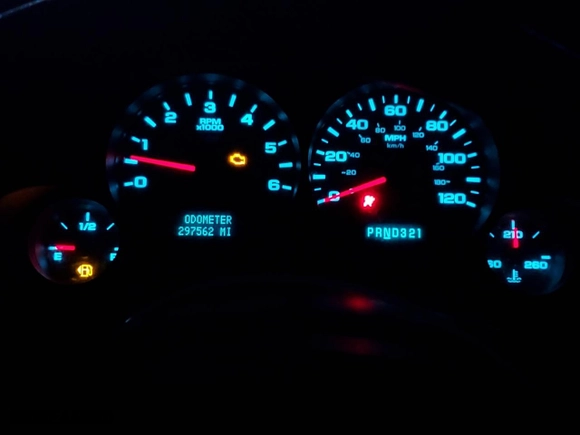 2008 Chevrolet Silverado 1500 Work Truck with VIN 1GCEC19CX8Z115213, listed as a Copart auction lot 44026785 with 297,562 mi miles and Clean Title. Bid and sale history available at carsss.com. Image 9.
