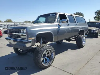 1989 Chevrolet Suburban z VIN 1GNEV16K2KF196469, wystawiony jako Copart lot #72649924 z przebiegiem 51 366 mil mil oraz Szkoda całkowita • Salvage title. Historia ofert i sprzedaży dostępna na DreamBid. Obrazek 1.