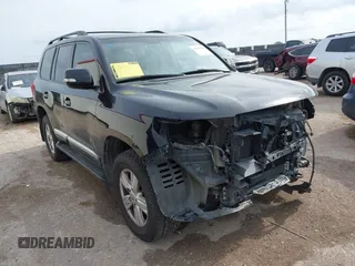 2013 Toyota Land Cruiser z VIN JTMHY7AJ7D4019851, wystawiony jako IAAI lot #42143196 z przebiegiem 147 560 mil mil oraz . Historia ofert i sprzedaży dostępna na DreamBid. Obrazek 1.