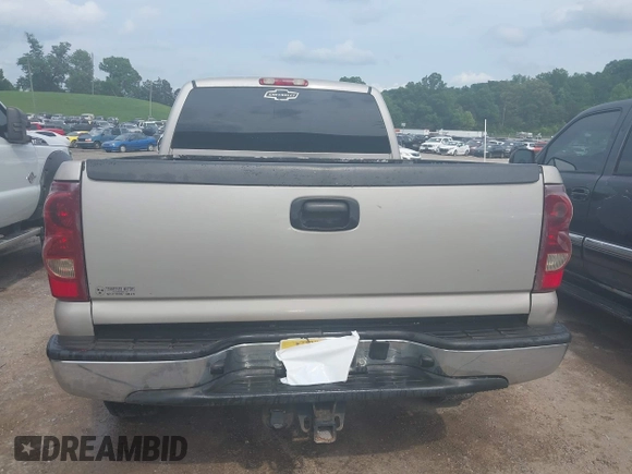2005 Chevrolet Silverado 1500 Z71 z VIN 1GCEK19B95E162682, wystawiony jako IAAI lot #42270833 z przebiegiem 180 741 mil mil oraz . Historia ofert i sprzedaży dostępna na DreamBid. Obrazek 16.