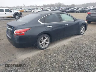 2014 Nissan Altima S with VIN 1N4AL3AP0EC182030, listed as a IAAI auction lot 41548176 with 231,071 mi miles and . Bid and sale history available at DreamBid. Image 4.