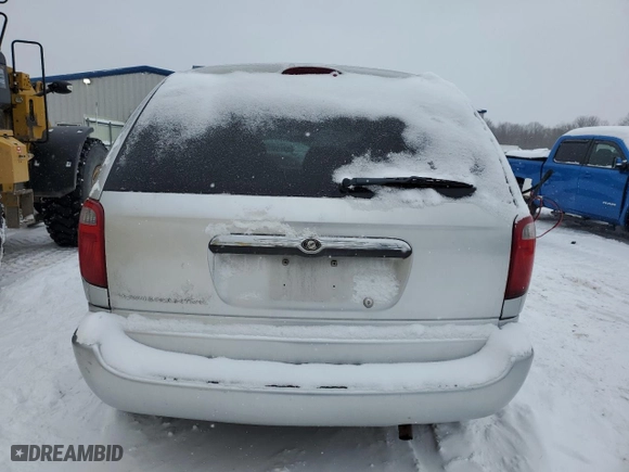 2005 Chrysler Town & Country with VIN 1C4GP45R15B177547, listed as a Copart auction lot 41411555 with 131,563 mi miles and Salvage Title. Bid and sale history available at carsss.com. Image 6.