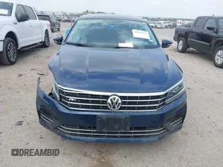 2018 Volkswagen Passat S z VIN 1VWAA7A35JC040106, wystawiony jako IAAI lot #41921626 z przebiegiem 60 785 mil mil oraz . Historia ofert i sprzedaży dostępna na DreamBid. Obrazek 12.