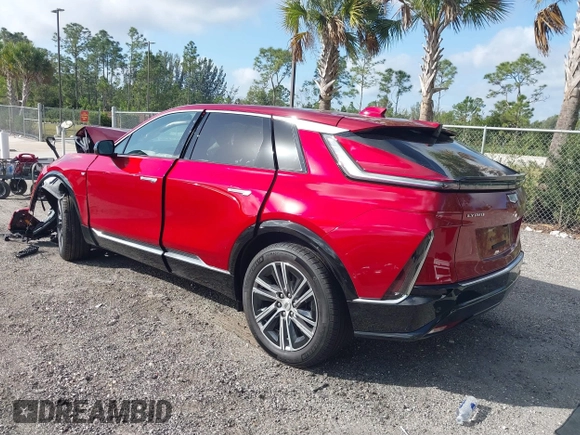 2024 Cadillac LYRIQ Luxury z VIN 1GYKPRRKXRZ137625, wystawiony jako IAAI lot #41570493 z przebiegiem 3 859 mil mil oraz . Historia ofert i sprzedaży dostępna na DreamBid. Obrazek 3.