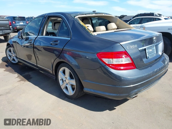 2011 Mercedes-Benz C 300 Sport с VIN WDDGF5EB3BA496547, выставлен на аукционе IAAI как лот 41631748 с пробегом 92 588 миль миль и . История ставок и продаж доступна на DreamBid. Изображение 3.