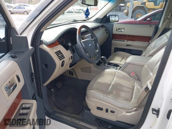 2009 Ford Flex Limited with VIN 2FMDK53CX9BA04207, listed as a IAAI auction lot 38798021 with 209,099 mi miles. Bid and sale history available at carsss.com. Image 5.