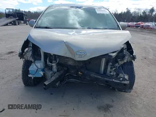 2015 Toyota Sienna LE AAS с VIN 5TDKK3DC0FS630972, выставлен на аукционе IAAI как лот 41898691 с пробегом 112 517 миль миль и . История ставок и продаж доступна на DreamBid. Изображение 6.