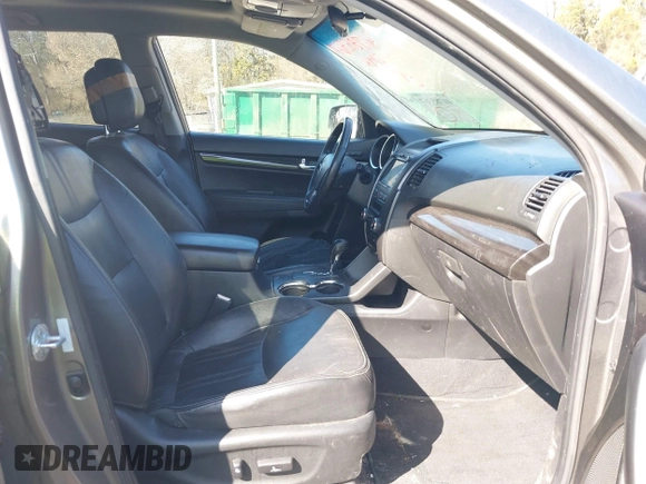 2012 Kia Sorento SX with VIN 5XYKW4A22CG293994, listed as a IAAI auction lot 41785367 with 152,636 mi miles. Bid and sale history available at carsss.com. Image 5.