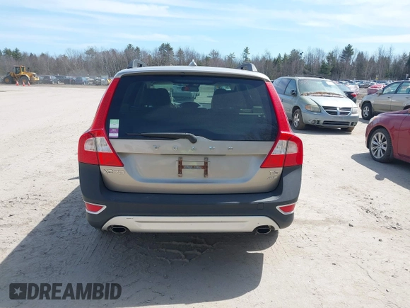 2012 Volvo XC70 T6 with VIN YV4902BZXC1137733, listed as a IAAI auction lot 42018303 with Not Provided miles and . Bid and sale history available at DreamBid. Image 16.