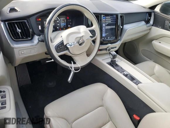 2018 Volvo XC60 Momentum with VIN LYV102RK0JB106389, listed as a Copart auction lot 82677454 with 114,832 mi miles and Salvage Title. Bid and sale history available at carsss.com. Image 8.