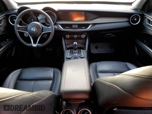 2018 Alfa Romeo Stelvio Ti z VIN ZASFAKBN3J7B72146, wystawiony jako Copart lot #86380384 z przebiegiem Nie podano mil oraz Szkoda całkowita • Salvage title. Historia ofert i sprzedaży dostępna na DreamBid. Obrazek 8.