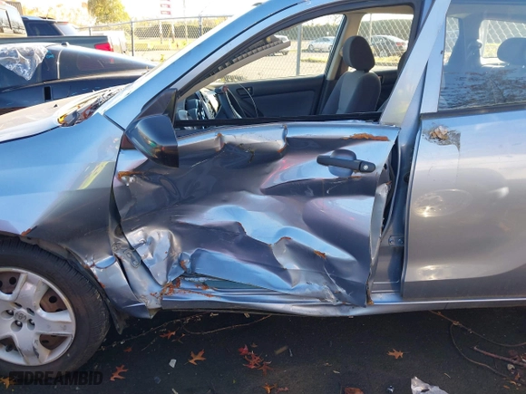 2003 Toyota Matrix Std with VIN 2T1LR32E83C011240, listed as a IAAI auction lot 40811249 with 1 mi miles. Bid and sale history available at carsss.com. Image 6.