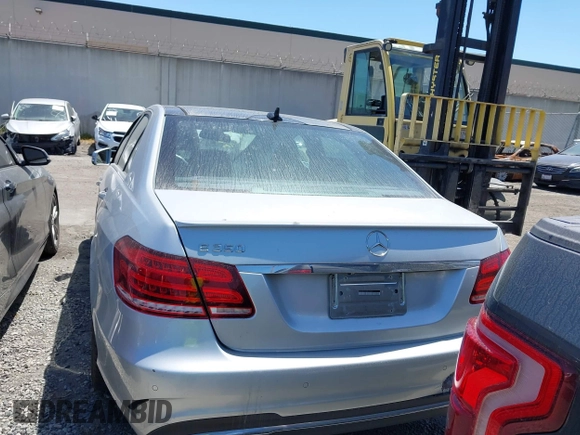 2015 Mercedes-Benz E 350 Sport с VIN WDDHF5KB9FB099983, выставлен на аукционе IAAI как лот 42053451 с пробегом 114 567 миль миль и . История ставок и продаж доступна на DreamBid. Изображение 17.