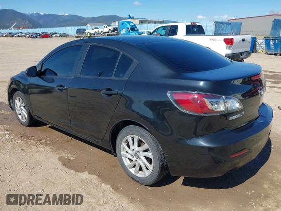 2013 Mazda 3 i Touring z VIN JM1BL1V7XD1821599, wystawiony jako IAAI lot #42050760 z przebiegiem 129 006 mil mil oraz . Historia ofert i sprzedaży dostępna na DreamBid. Obrazek 3.