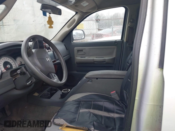 2005 Dodge Dakota SLT with VIN 1D7HW48N55S253745, listed as a IAAI auction lot 41116435 with 183,241 mi miles. Bid and sale history available at carsss.com. Image 5.