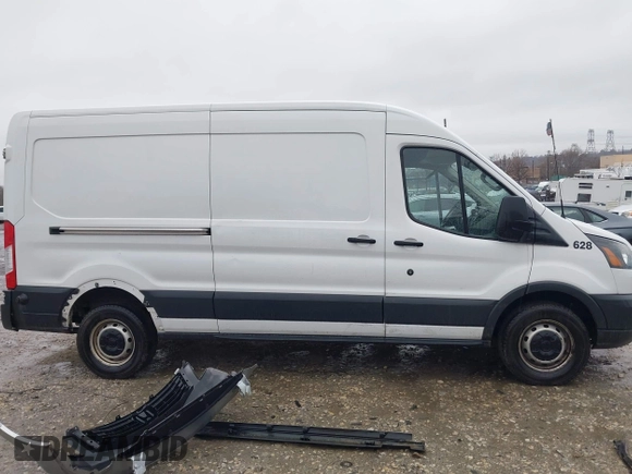 2018 Ford Transit z VIN 1FTYR2CM1JKA72172, wystawiony jako IAAI lot #41864907 z przebiegiem Nie podano mil oraz . Historia ofert i sprzedaży dostępna na DreamBid. Obrazek 12.