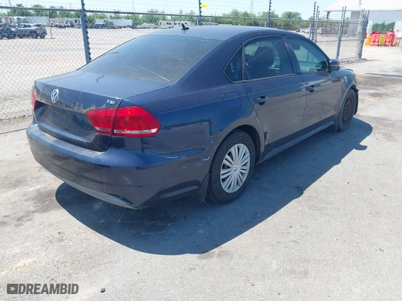 2014 Volkswagen Passat Wolfsburg Ed with VIN 1VWAS7A34EC032338, listed as a IAAI auction lot 42013753 with 116,168 mi miles. Bid and sale history available at carsss.com. Image 4.