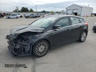 2015 Ford Focus Titanium с VIN 1FADP3N23FL235031, выставлен на аукционе Copart как лот 56727165 с пробегом 106 453 миль миль и Списание • Salvage title. История ставок и продаж доступна на DreamBid. Изображение 1.