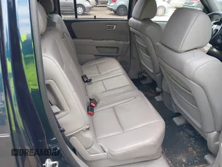 2010 Honda Pilot Touring with VIN 5FNYF4H80AB025356, listed as a IAAI auction lot 42029008 with 138,785 mi miles. Bid and sale history available at carsss.com. Image 8.