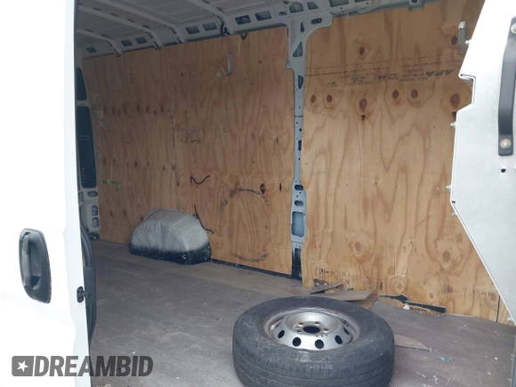 2015 Ram ProMaster Cargo with VIN 3C6URVJGXFE515112, listed as a IAAI auction lot 42016032 with 354,180 mi miles. Bid and sale history available at carsss.com. Image 8.