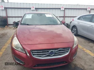 2013 Volvo S60 T5 Premier with VIN YV1612FSXD2208192, listed as a IAAI auction lot 41952296 with 197,095 mi miles. Bid and sale history available at carsss.com. Image 12.