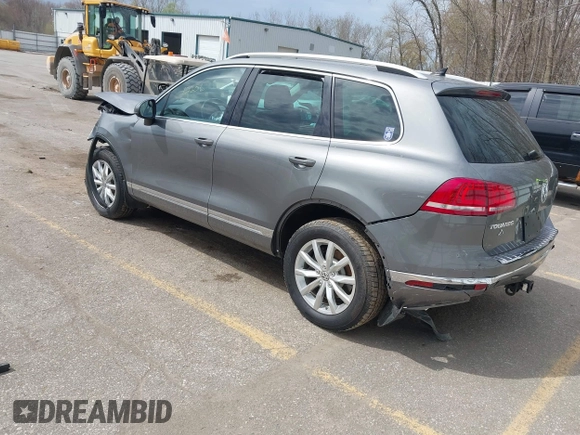 2016 Volkswagen Touareg Sport with VIN WVGEF9BPXGD012206, listed as a IAAI auction lot 42115314 with Not Provided miles and . Bid and sale history available at DreamBid. Image 3.