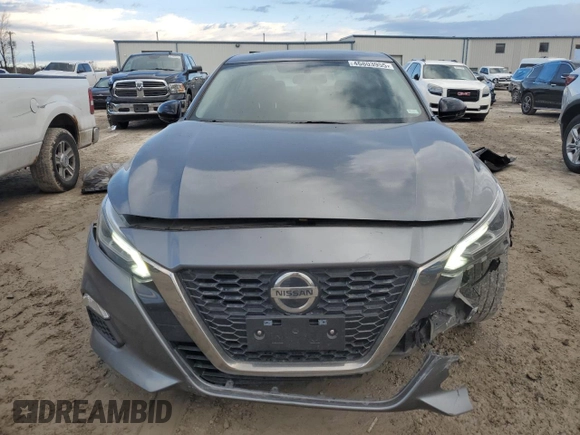 2019 Nissan Altima SR with VIN 1N4BL4CVXKC256619, listed as a Copart auction lot 46803955 with 121,557 mi miles and Non Repairable. Bid and sale history available at DreamBid. Image 5.