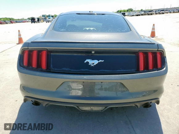 2016 Ford Mustang EcoBoost z VIN 1FA6P8TH1G5307413, wystawiony jako Copart lot #53305285 z przebiegiem Nie podano mil oraz Szkoda całkowita • Salvage title. Historia ofert i sprzedaży dostępna na DreamBid. Obrazek 6.