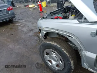 2007 Jeep Liberty Sport with VIN 1J4GL48K77W669788, listed as a IAAI auction lot 41655587 with 136,727 mi miles. Bid and sale history available at carsss.com. Image 13.