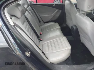2006 Volkswagen Passat 3.6L V6 с VIN WVWCU73C96E215940, выставлен на аукционе IAAI как лот 42257810 с пробегом 102 795 миль миль и . История ставок и продаж доступна на DreamBid. Изображение 8.
