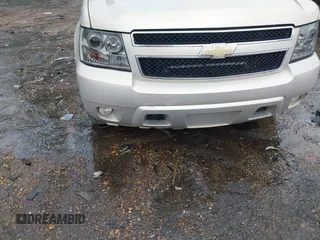 2010 Chevrolet Tahoe LT z VIN 1GNMCBE32AR228142, wystawiony jako IAAI lot #42119831 z przebiegiem 220 026 mil mil oraz . Historia ofert i sprzedaży dostępna na DreamBid. Obrazek 6.