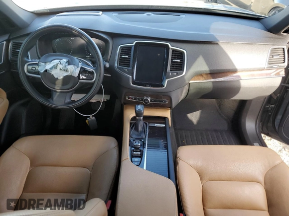 2019 Volvo XC90 Momentum with VIN YV4A22PK9K1504087, listed as a Copart auction lot 68743892 with 49,814 mi miles. Bid and sale history available at carsss.com. Image 8.