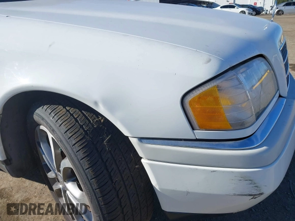 1997 Mercedes-Benz C 230/260/280/320 z VIN WDBHA28E5VF607705, wystawiony jako IAAI lot #41208049 z przebiegiem Nie podano mil oraz . Historia ofert i sprzedaży dostępna na DreamBid. Obrazek 6.