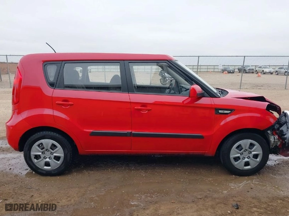 2013 Kia Soul with VIN KNDJT2A56D7570602, listed as a IAAI auction lot 41564599 with 66,343 mi miles. Bid and sale history available at carsss.com. Image 13.
