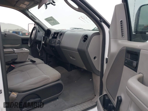 2004 Ford F-150 XL with VIN 1FTRF12W14NC13920, listed as a IAAI auction lot 41702497 with 196,718 mi miles. Bid and sale history available at carsss.com. Image 5.