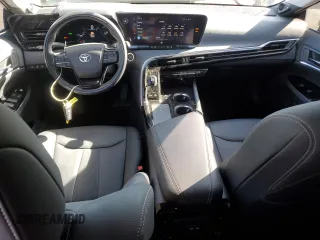 2023 Toyota Mirai XLE with VIN JTDAAAAA5PA009960, listed as a Copart auction lot 42358475 with 33,704 mi miles and Salvage Title. Bid and sale history available at DreamBid. Image 8.