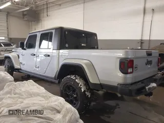 2023 Jeep Gladiator Sport S с VIN 1C6HJTAG1PL558131, выставлен на аукционе IAAI как лот 41252271 с пробегом 42 582 миль миль и . История ставок и продаж доступна на DreamBid. Изображение 3.