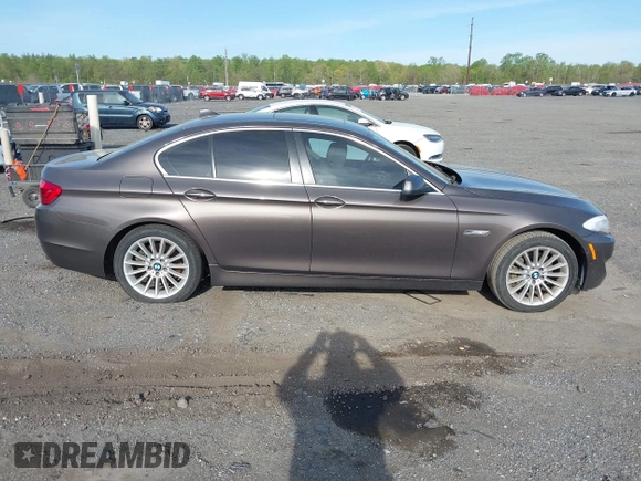 2013 BMW 5 Series 535i xDrive with VIN WBAFU7C53DDU77547, listed as a IAAI auction lot 42086487 with 183,738 mi miles and . Bid and sale history available at carsss.com. Image 14.