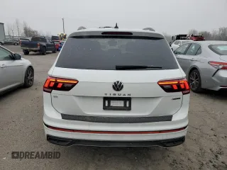 2022 Volkswagen Tiguan SE R-Line Black z VIN 3VV8B7AX4NM095511, wystawiony jako Copart lot #45333955 z przebiegiem 13 679 mil mil oraz Szkoda całkowita • Salvage title. Historia ofert i sprzedaży dostępna na DreamBid. Obrazek 6.