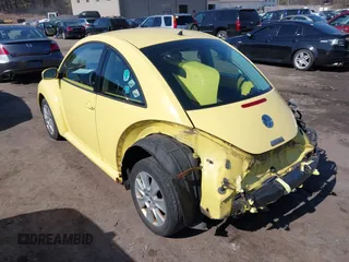 2008 Volkswagen New Beetle Coupe S with VIN 3VWPW31CX8M516122, listed as a IAAI auction lot 41716442 with 104,975 mi miles. Bid and sale history available at carsss.com. Image 3.