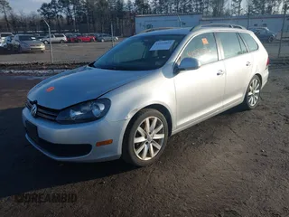 2010 Volkswagen Jetta SE with VIN 3VWTX7AJ5AM662743, listed as a IAAI auction lot 41523864 with 255,912 mi miles and . Bid and sale history available at DreamBid. Image 2.
