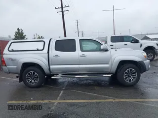 2007 Toyota Tacoma z VIN 3TMLU42N77M009397, wystawiony jako IAAI lot #41805139 z przebiegiem 256 744 mil mil oraz . Historia ofert i sprzedaży dostępna na DreamBid. Obrazek 12.