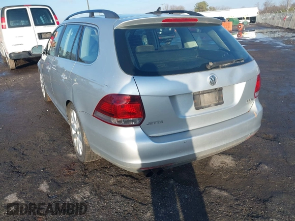 2010 Volkswagen Jetta SE with VIN 3VWTX7AJ5AM662743, listed as a IAAI auction lot 41523864 with 255,912 mi miles and . Bid and sale history available at DreamBid. Image 6.