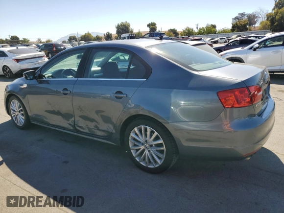 2011 Volkswagen Jetta SEL с VIN 3VWGX7AJXBM320093, выставлен на аукционе Copart как лот 72485144 с пробегом 102 800 миль миль и Списание • Salvage title. История ставок и продаж доступна на DreamBid. Изображение 2.