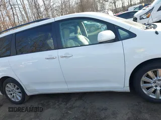 2014 Toyota Sienna Ltd with VIN 5TDDK3DC9ES081022, listed as a IAAI auction lot 41183921 with 1 mi miles. Bid and sale history available at carsss.com. Image 12.
