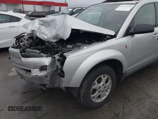 2004 Saturn VUE V6 z VIN 5GZCZ53434S871823, wystawiony jako IAAI lot #41140283 z przebiegiem 104 965 mil mil oraz . Historia ofert i sprzedaży dostępna na DreamBid. Obrazek 6.