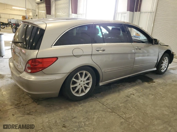 2007 Mercedes-Benz R-Class 3.5L with VIN 4JGCB65E17A038187, listed as a Copart auction lot 70896134 with 9,338 mi miles and Salvage Title. Bid and sale history available at carsss.com. Image 3.