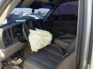 2004 Chevrolet Tahoe LT with VIN 1GNEC13Z24R307482, listed as a IAAI auction lot 41387538 with 322,339 mi miles. Bid and sale history available at carsss.com. Image 5.