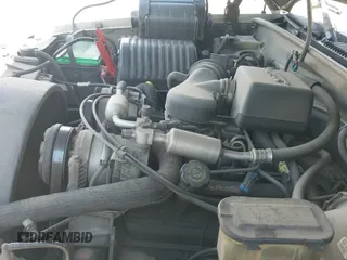 2000 Chevrolet Tahoe Z71 with VIN 1GNEK13R0YR149121, listed as a IAAI auction lot 42707035 with 289,219 mi miles and . Bid and sale history available at DreamBid. Image 12.